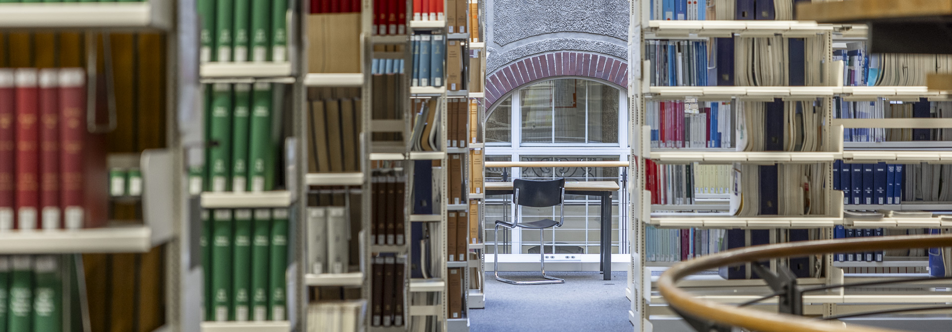 blick-in-die-bibliothek-4228